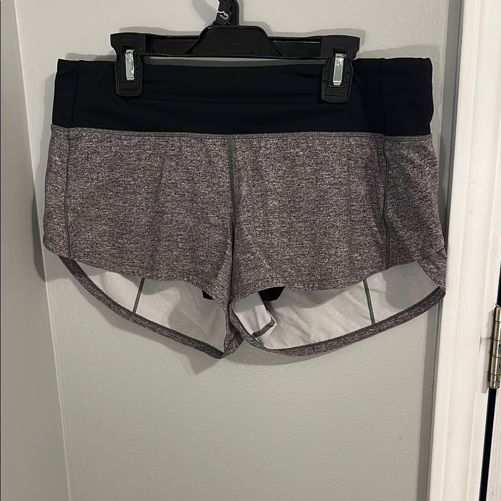 Speed up low-rise Lululemon gray shorts 2.5”